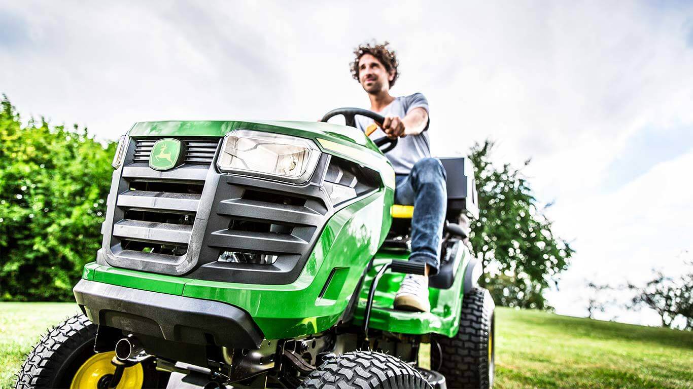 Rasentraktor-JOHN-DEERE-X127_1.jpg