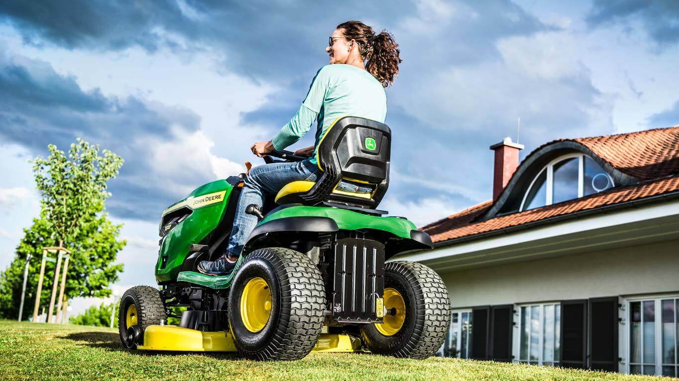 Rasentraktor-JOHN-DEERE-X127_4.jpg