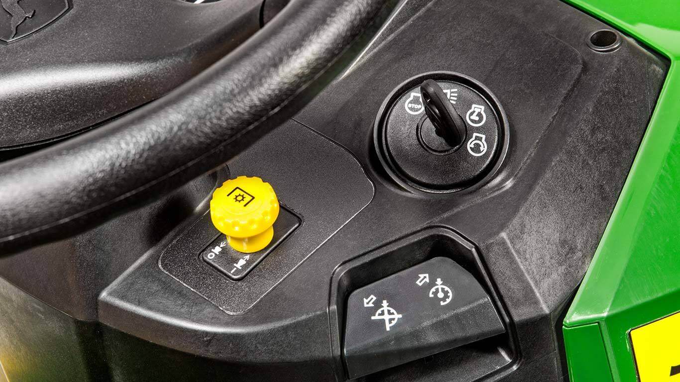 Rasentraktor-JOHN-DEERE-X167_4.jpg